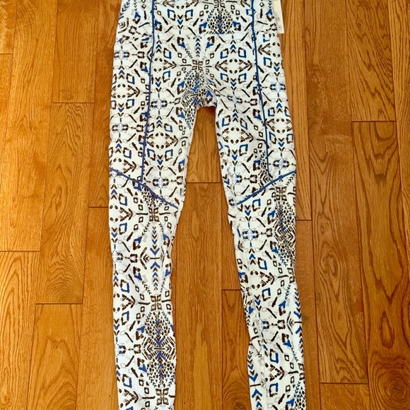 CALIA by Carrie Underwood Blue and Black Patterned Leggings - Picture 4 of 8